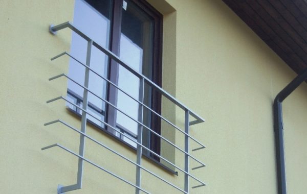 Kvadratinių profilių balkonėliai